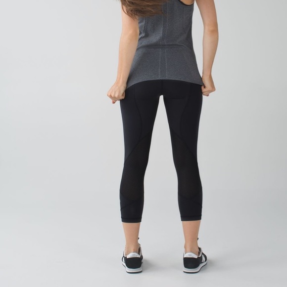 Lululemon Pace Rival Crop *22"
Black - Picture 2 of 7